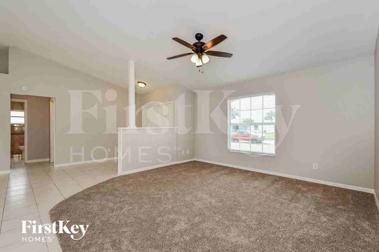 4829 Sw 24th Ave - Photo 3 of 15