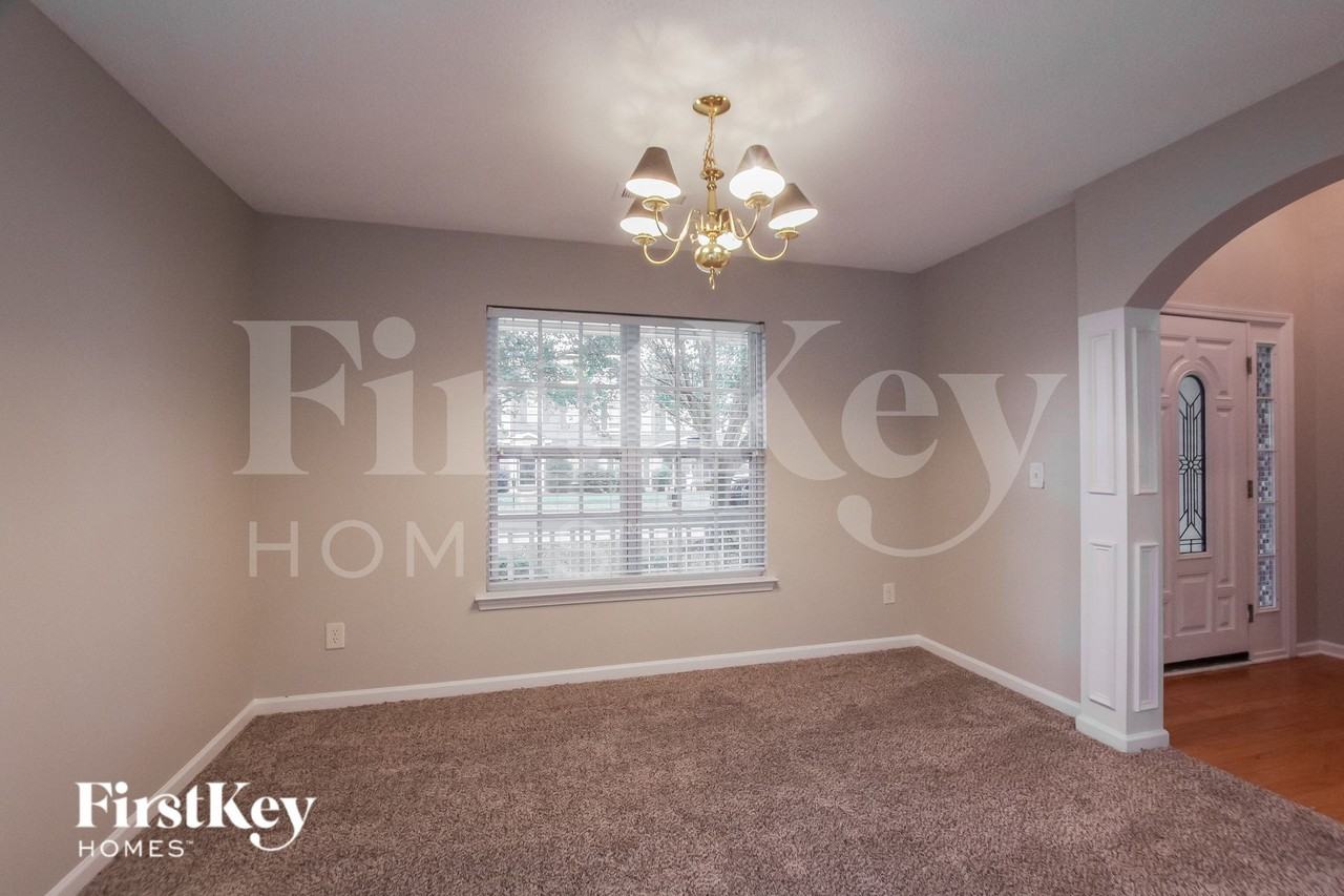 2038 Twilight Ln - Photo 5 of 15