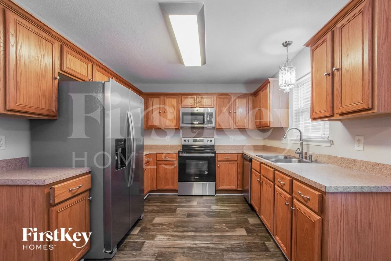 2038 Twilight Ln - Photo 6 of 15