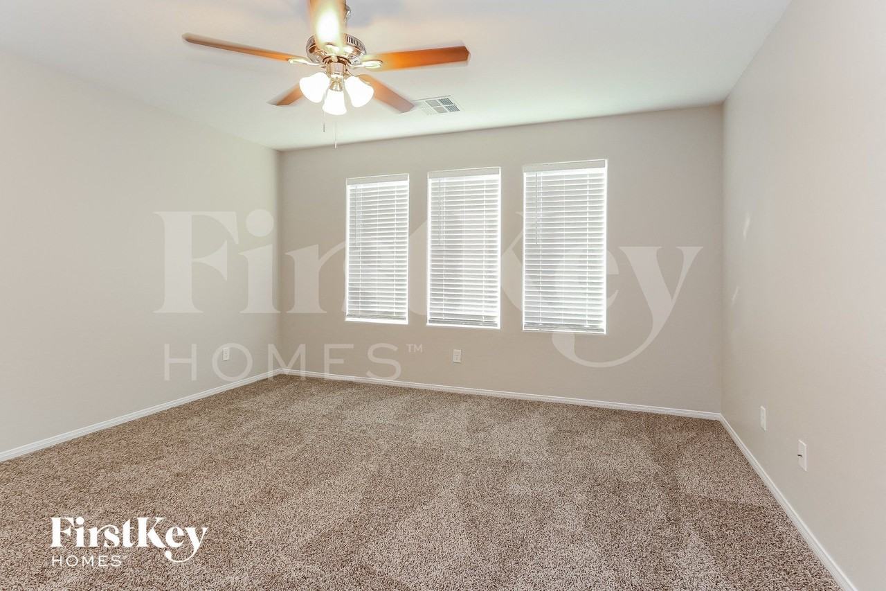 8933 Hand Painted Ct - Photo 2 of 16