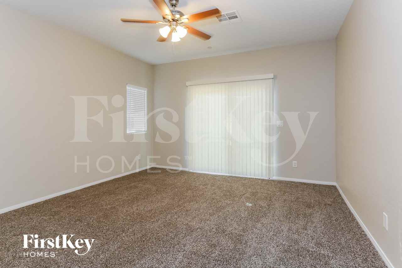 8933 Hand Painted Ct - Photo 5 of 16