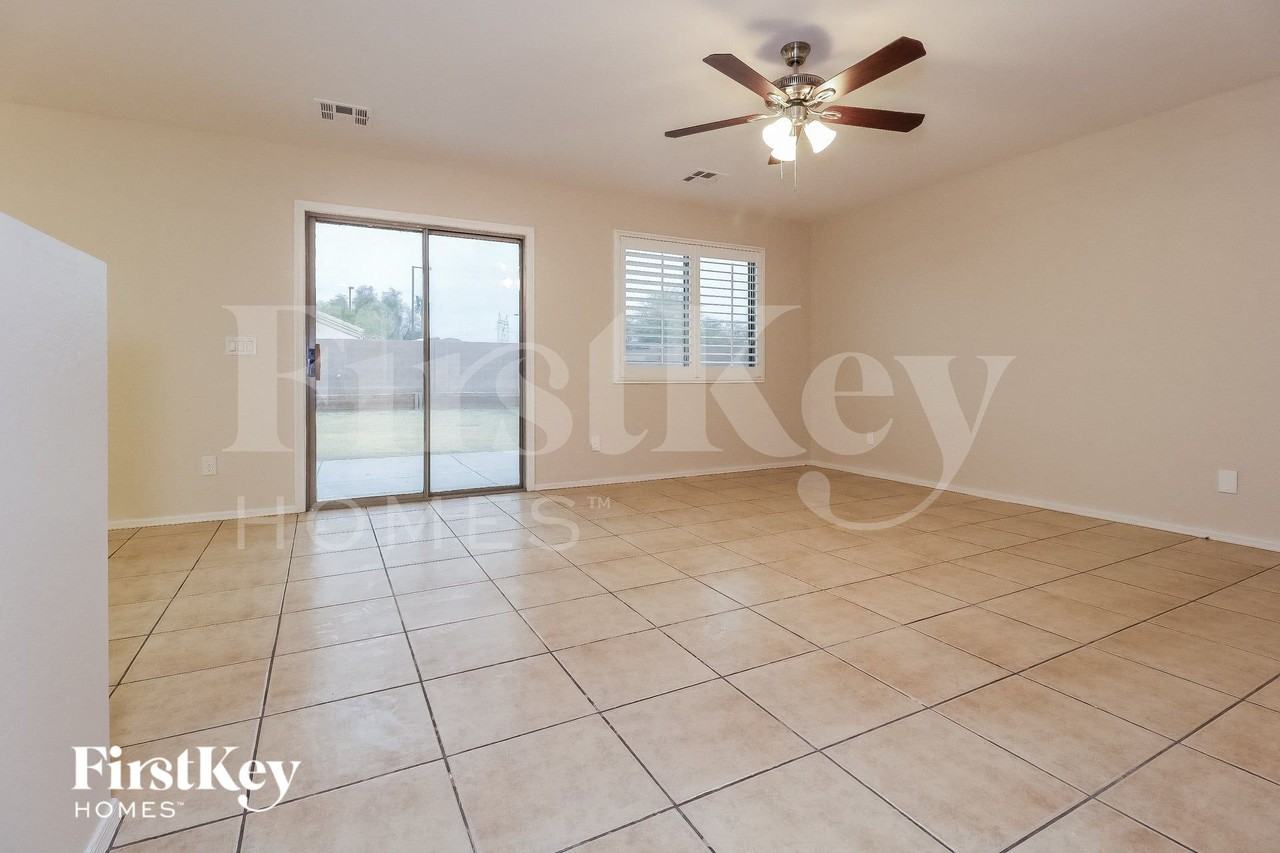 23768 W Desert Bloom St - Photo 4 of 15