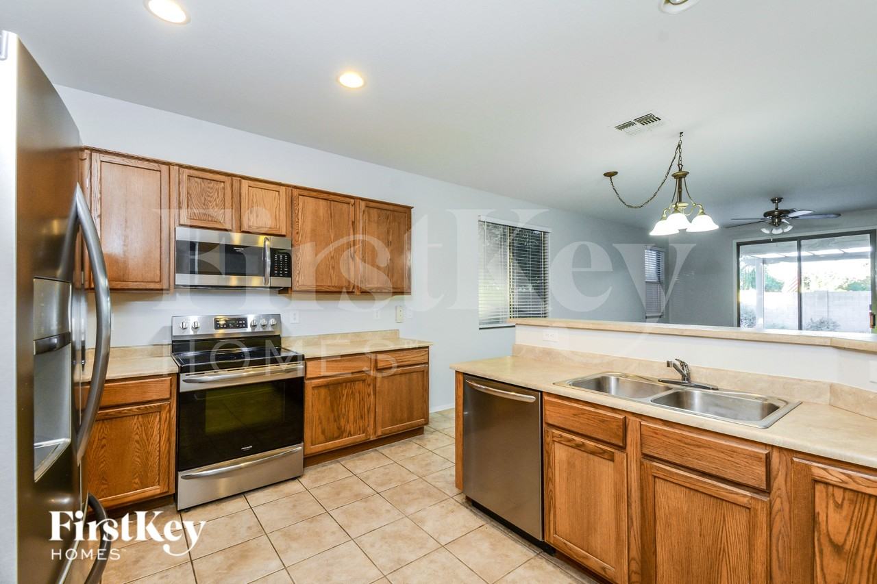 13876 N 141st Ln - Photo 6 of 18