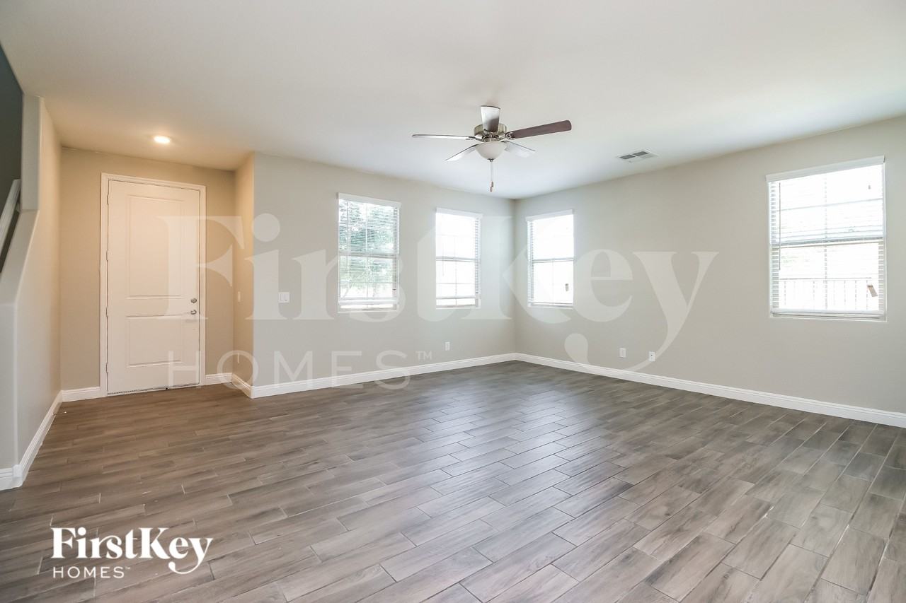 305 N Sunrise - Photo 2 of 16