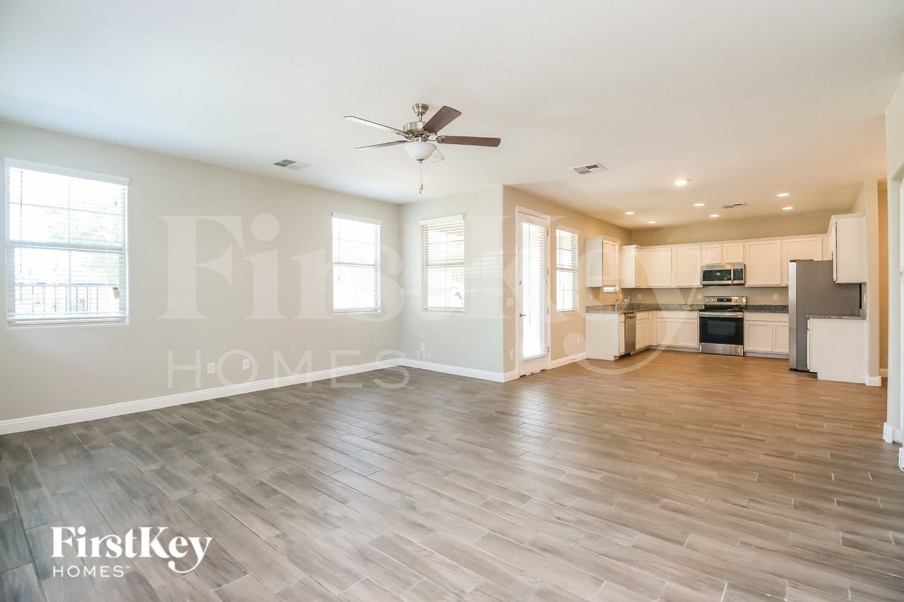 305 N Sunrise - Photo 3 of 16