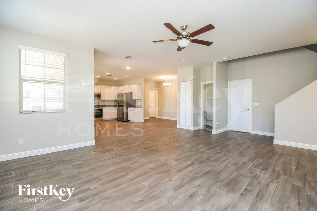 305 N Sunrise - Photo 4 of 16