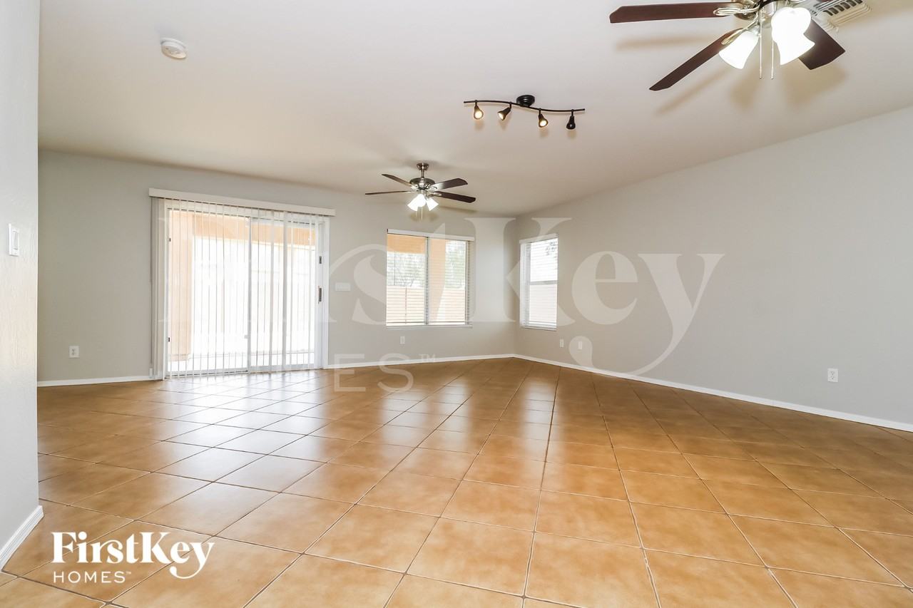 1167 S 225th Ln - Photo 4 of 15