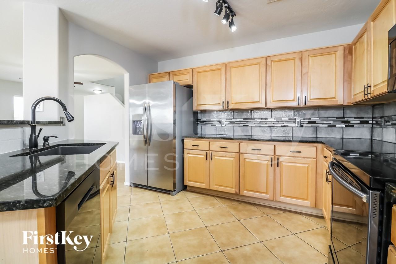 1167 S 225th Ln - Photo 7 of 15