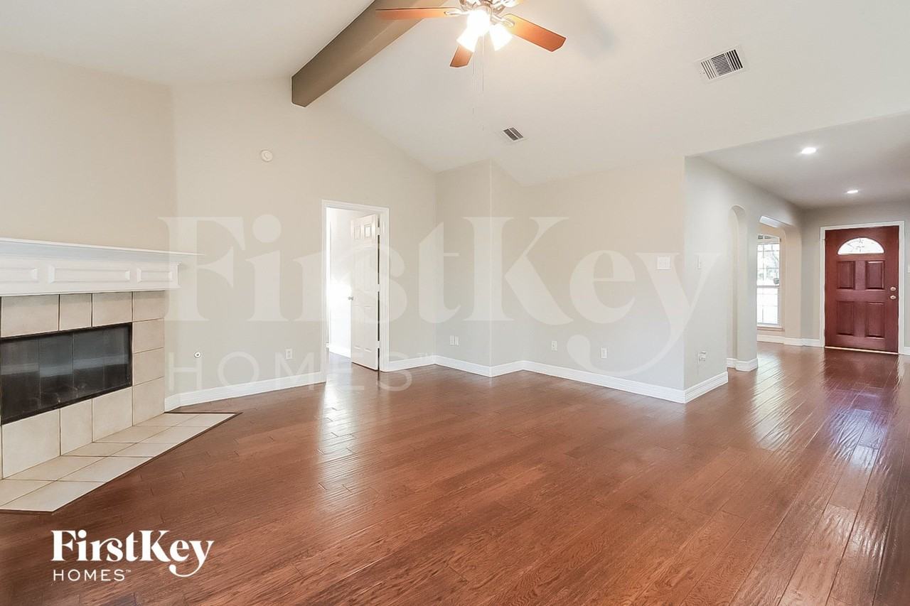 17110 Yeoman Way - Photo 3 of 15