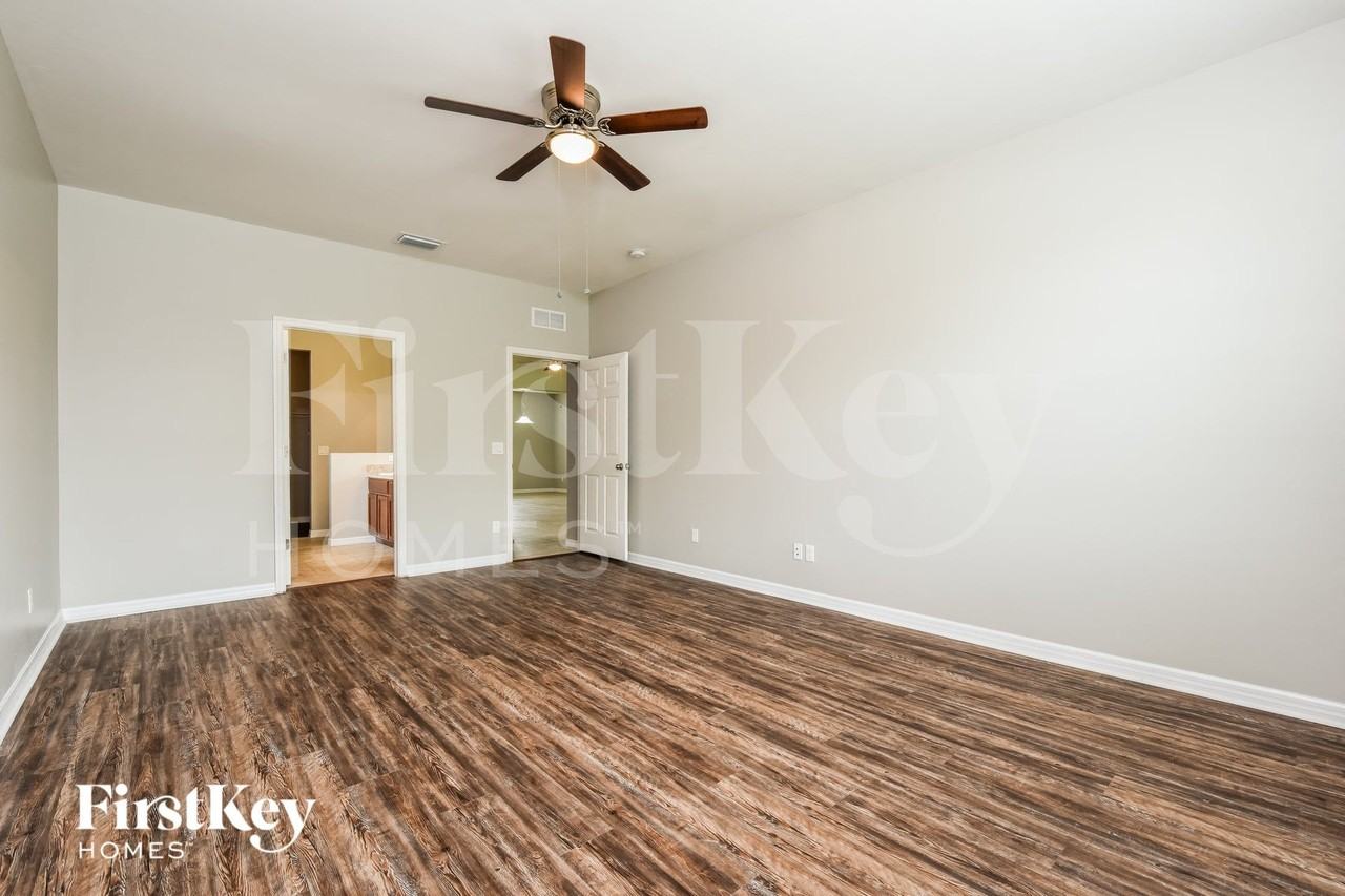 1814 Sw 22nd St - Photo 6 of 15