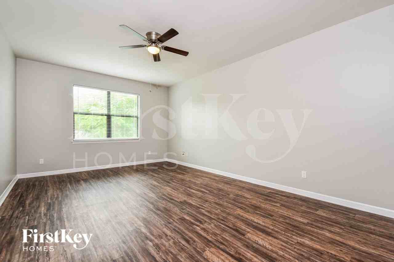 1814 Sw 22nd St - Photo 7 of 15