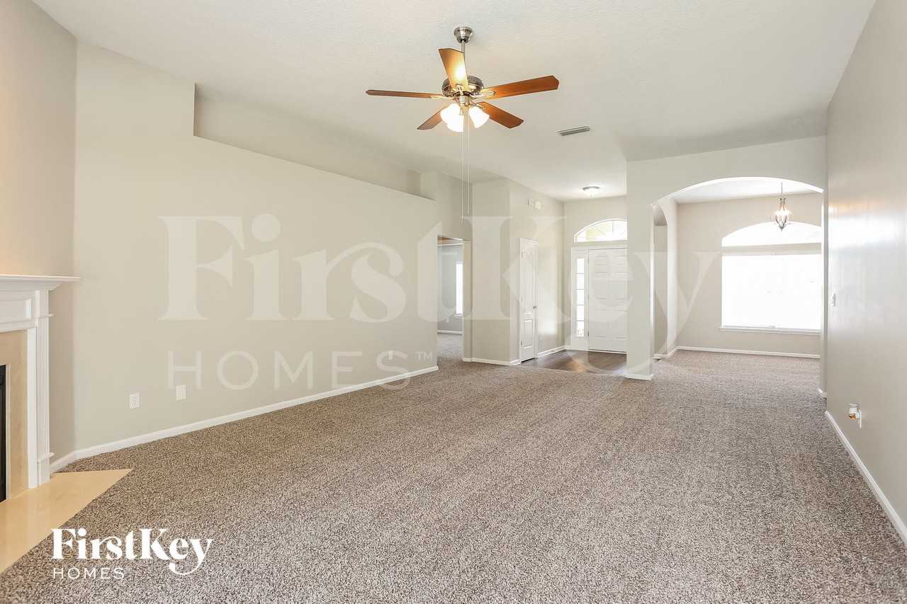 13791 Sanwick Ct - Photo 4 of 15