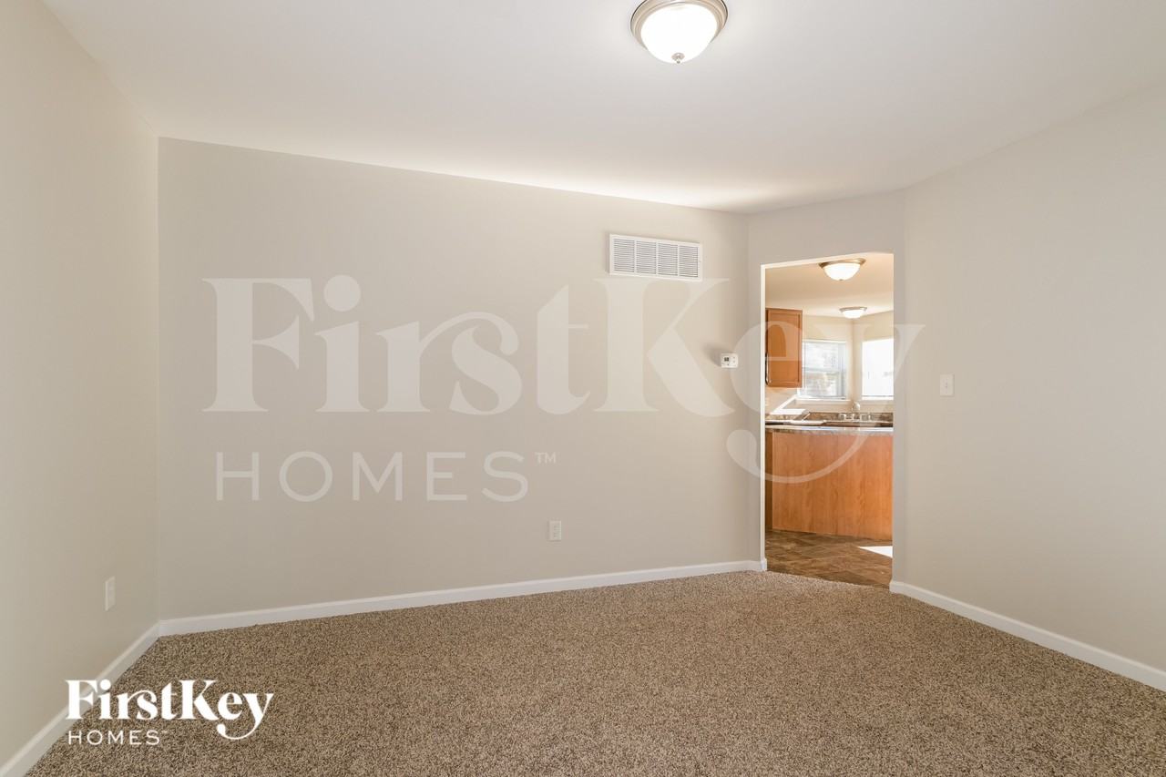 5522 Emerald Ridge Dr - Photo 5 of 16