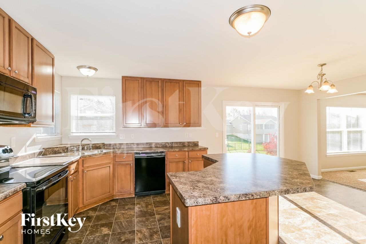 5522 Emerald Ridge Dr - Photo 6 of 16