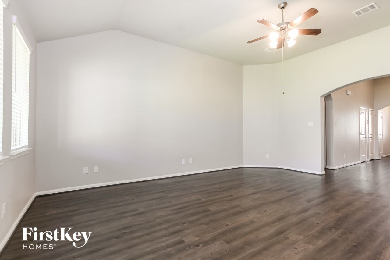 3106 Presley Jane Ct - Photo 3 of 15