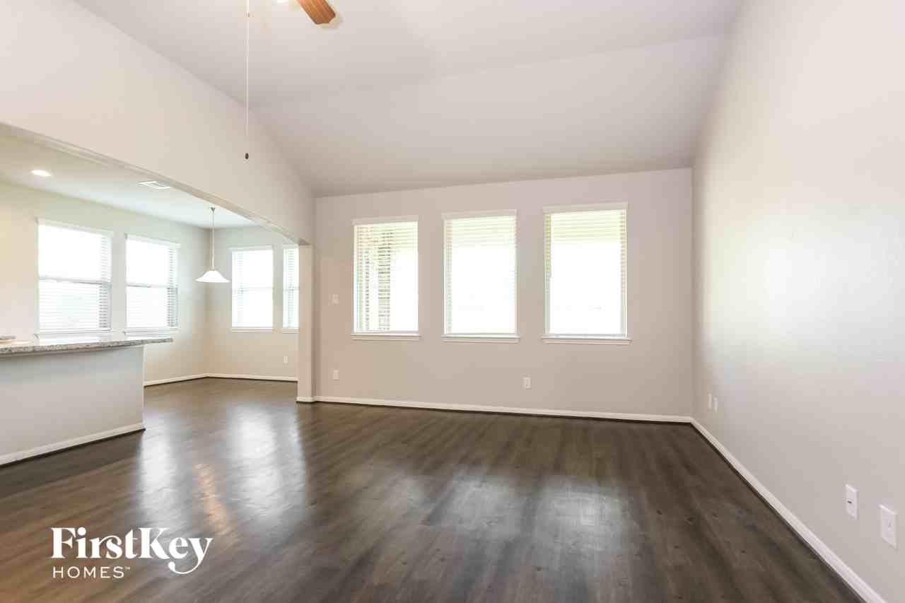 3106 Presley Jane Ct - Photo 4 of 15