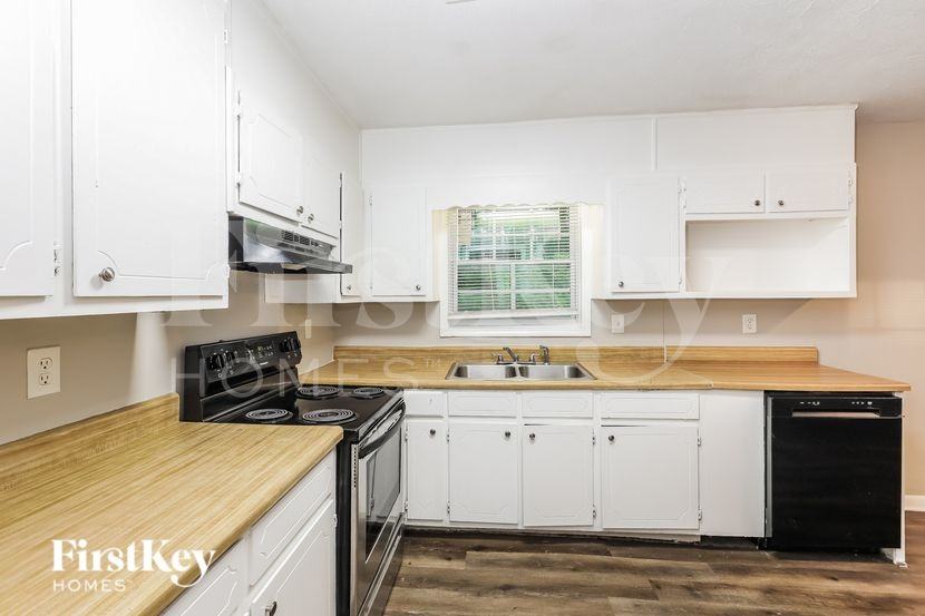 6989 Adel Ln - Photo 6 of 16