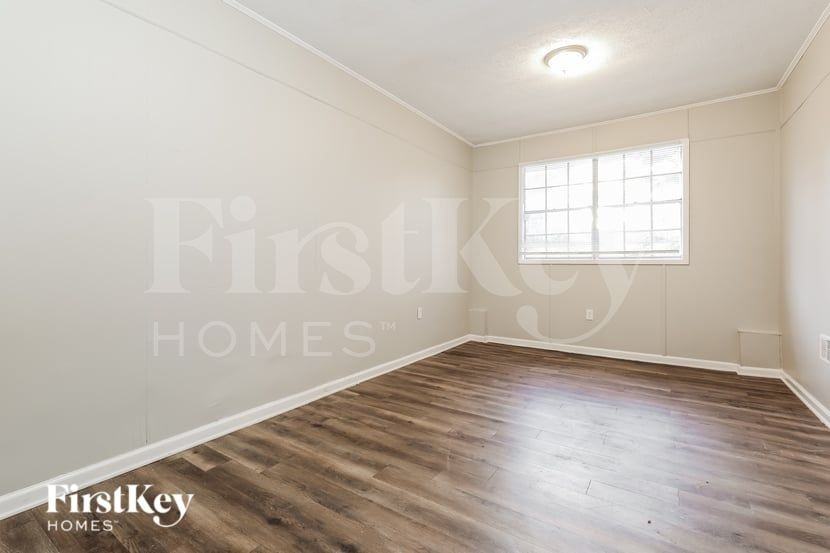 6989 Adel Ln - Photo 7 of 16