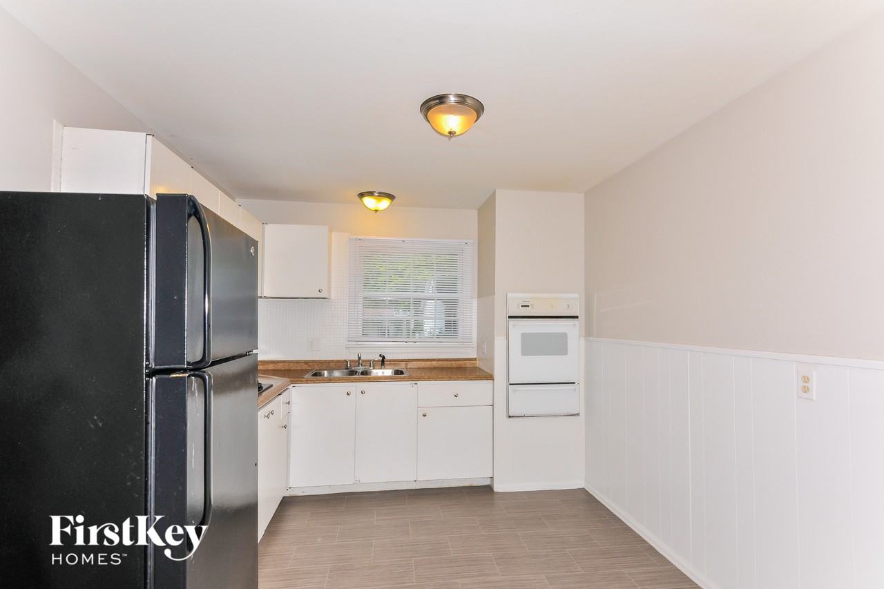 11922 Branridge Rd - Photo 5 of 15