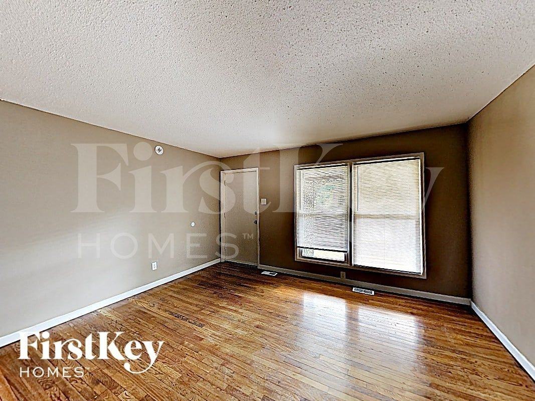 11592 Las Ladera Dr - Photo 2 of 12