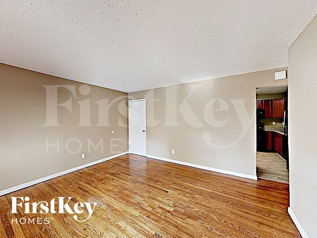 11592 Las Ladera Dr - Photo 3 of 12