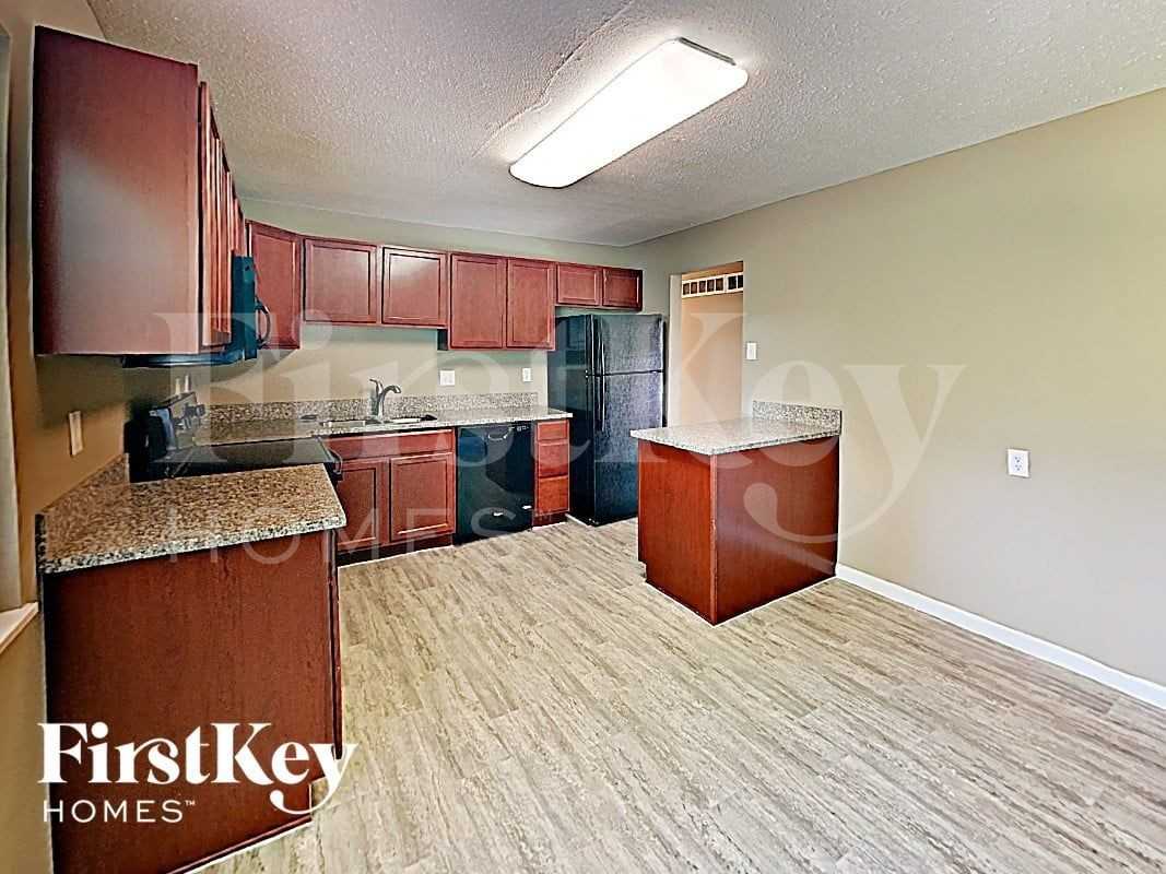 11592 Las Ladera Dr - Photo 4 of 12