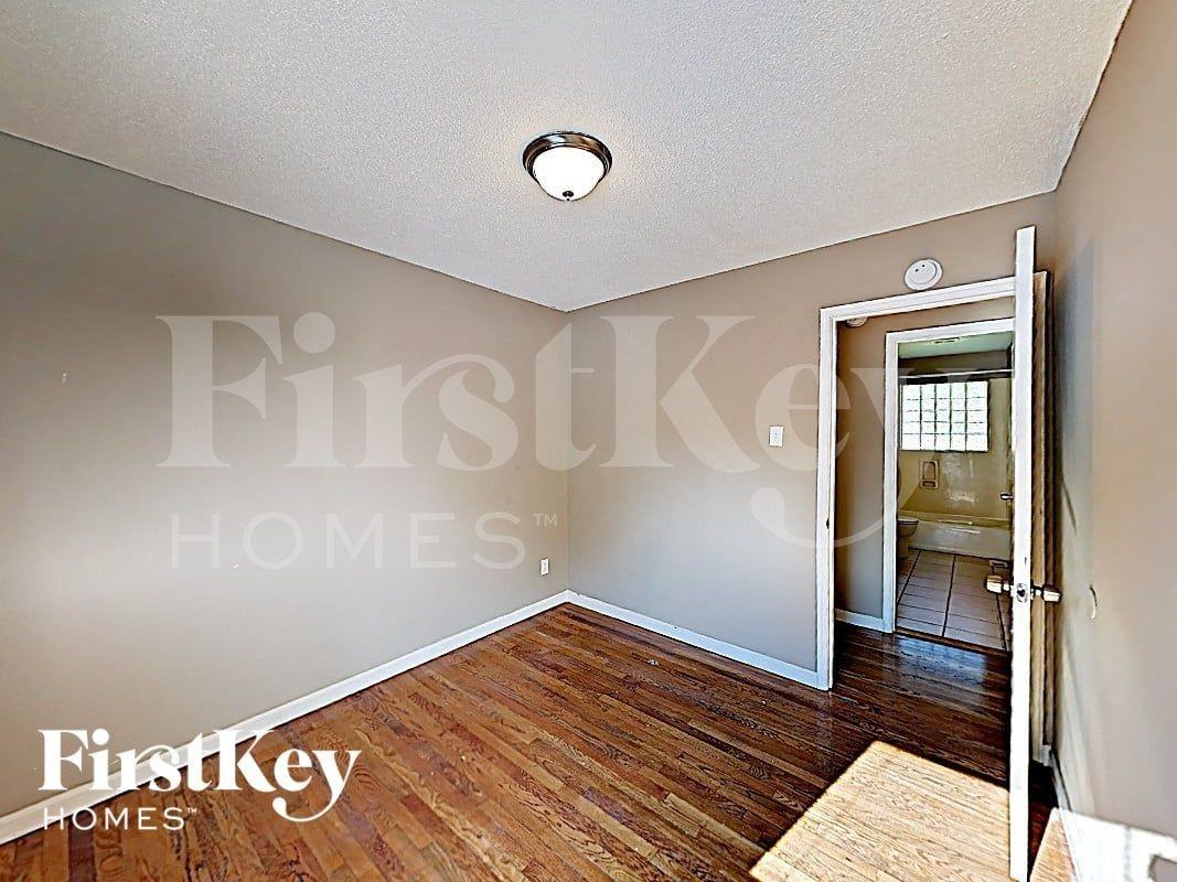 11592 Las Ladera Dr - Photo 5 of 12