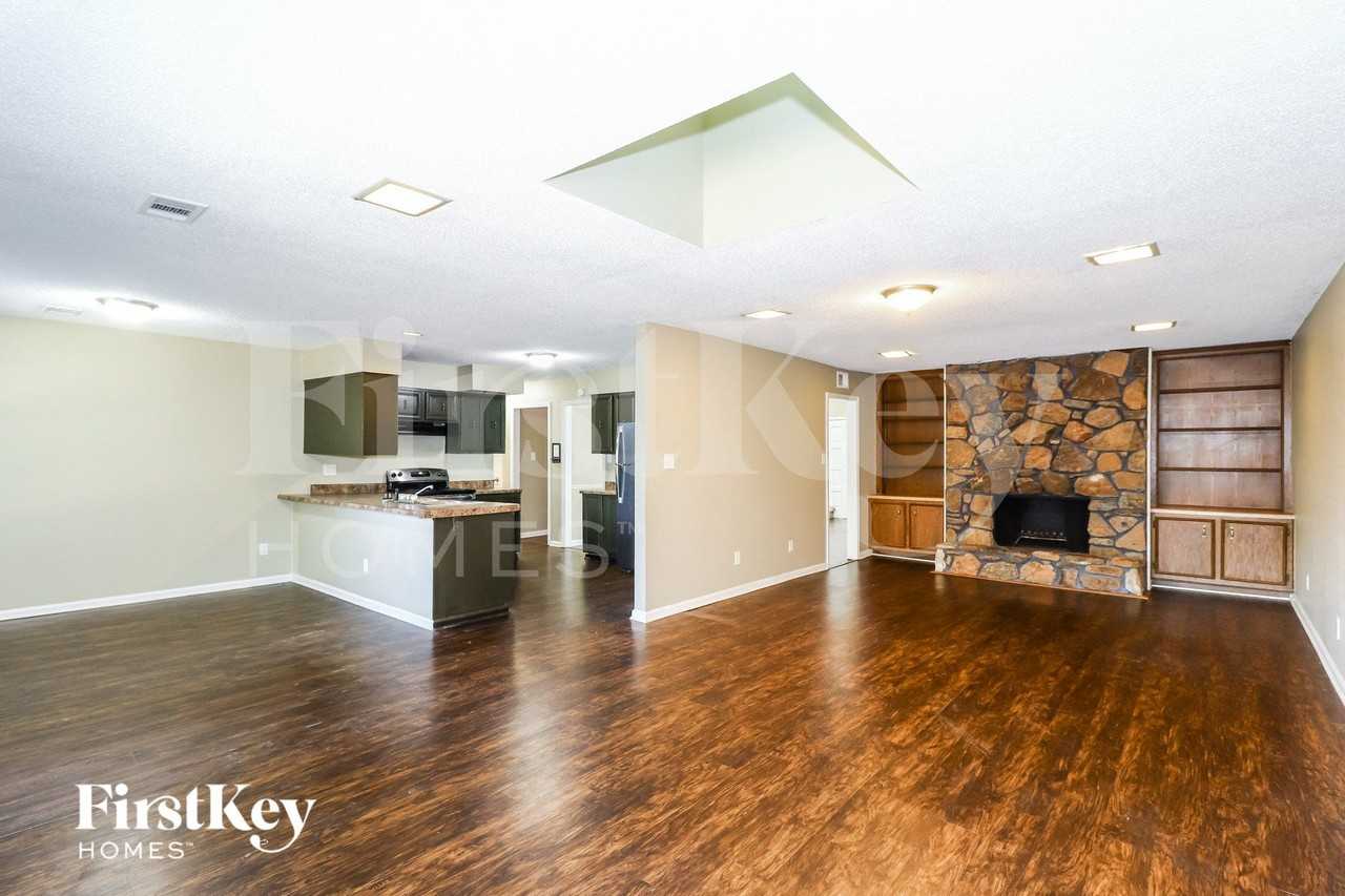 114 Ericson Rd - Photo 4 of 15