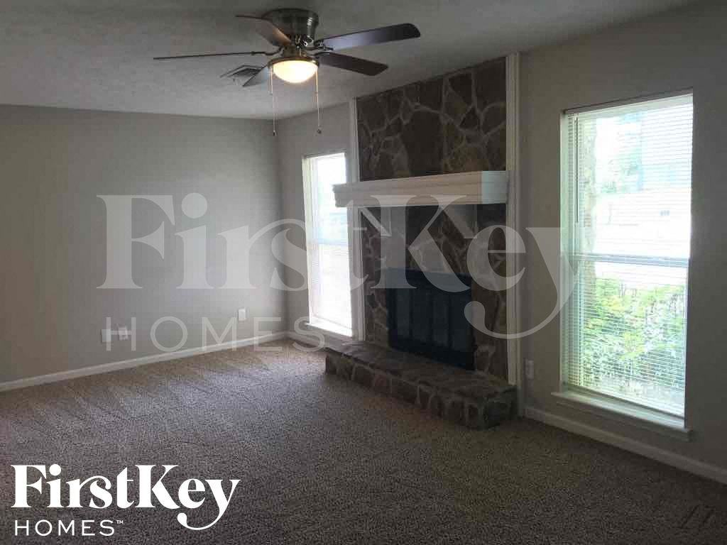 11198 Shannon Cir - Photo 2 of 19