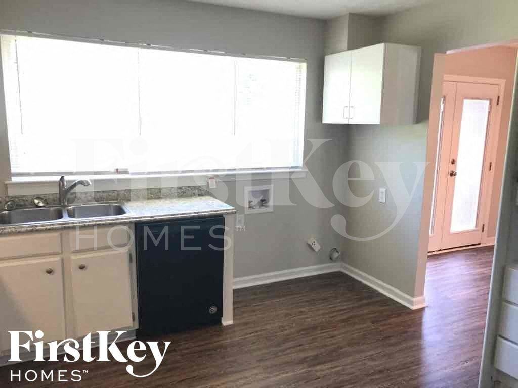 11198 Shannon Cir - Photo 5 of 19