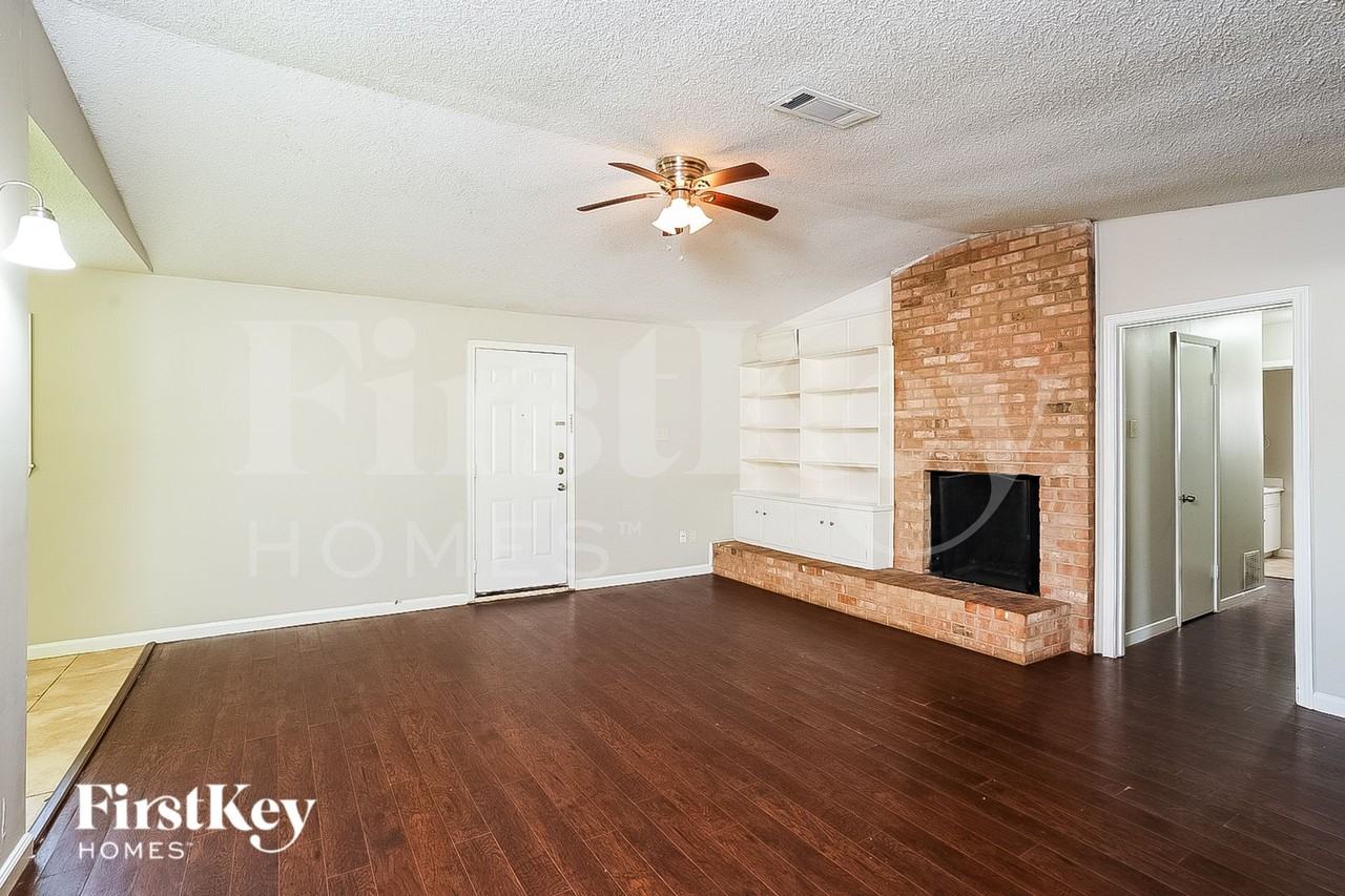 10423 Collingswood Rd - Photo 4 of 16