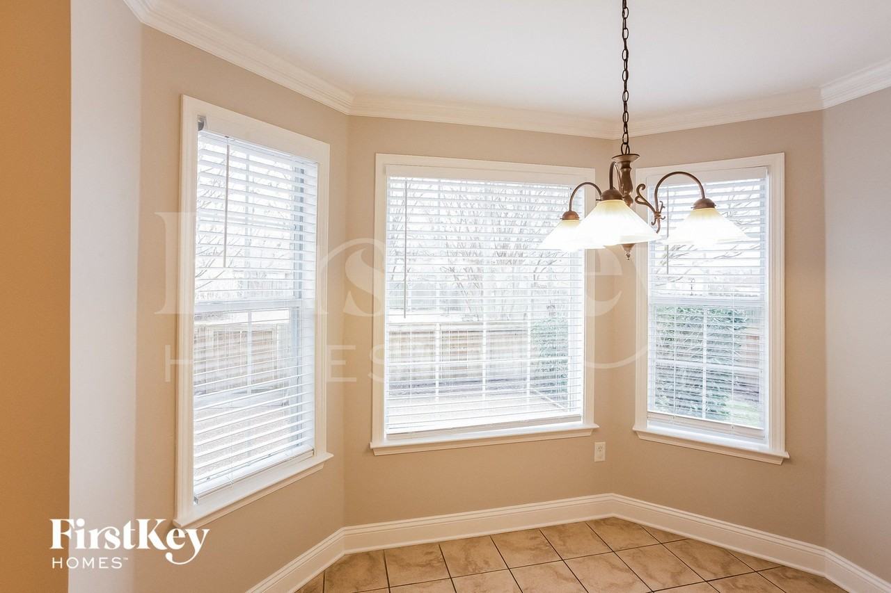 10258 Spruce Grove Ln - Photo 4 of 15