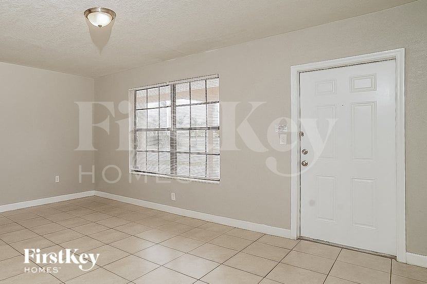 1000 Ne 211th Ter - Photo 3 of 15