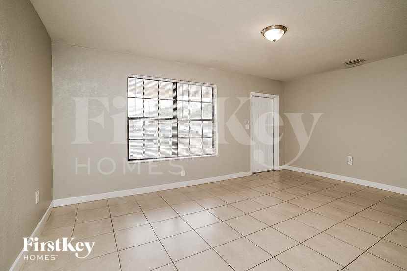 1000 Ne 211th Ter - Photo 5 of 15