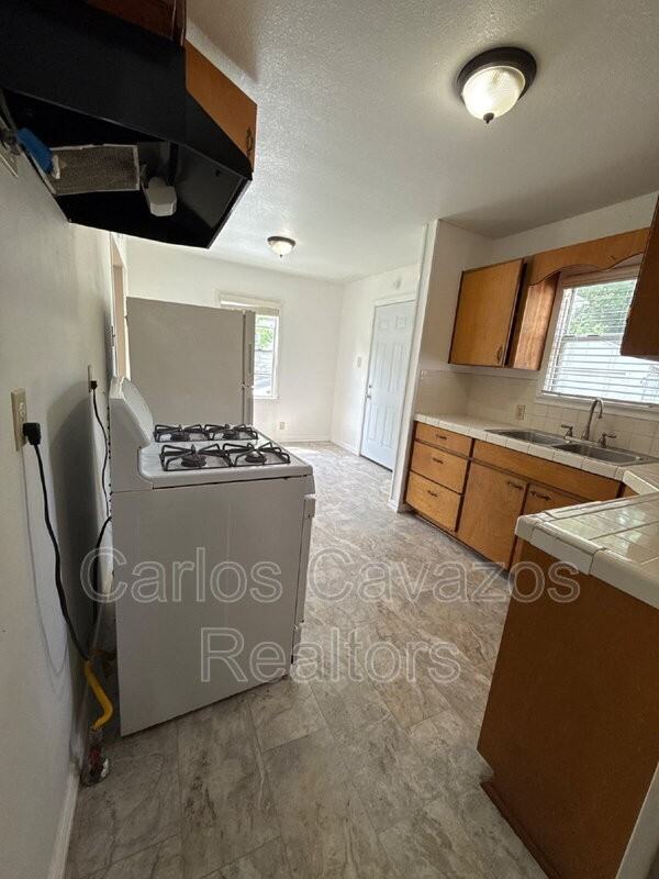 1607 Mcadams Ave - Photo 5 of 15