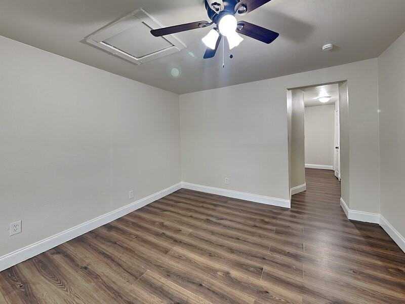 2639 Ghent St - Photo 3 of 16
