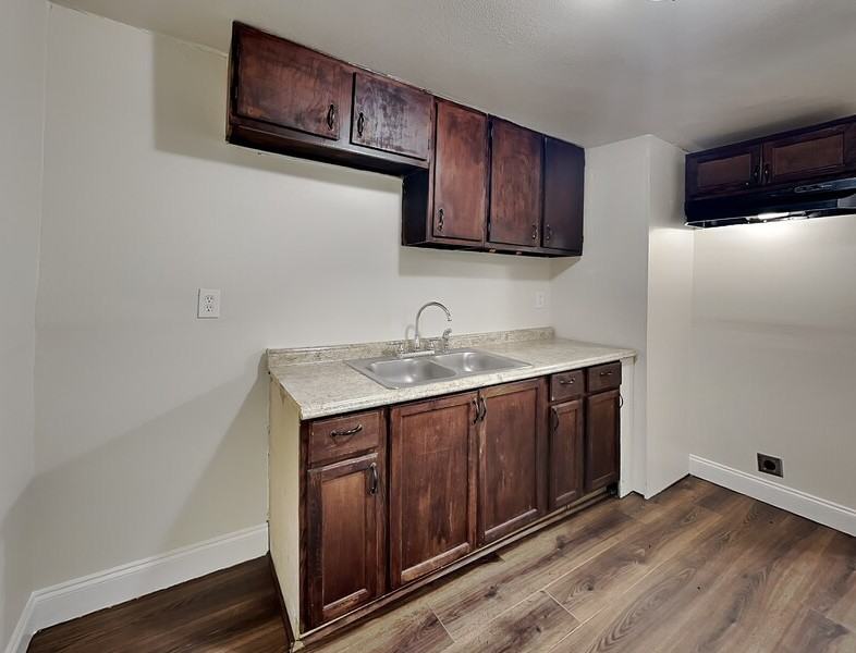 2639 Ghent St - Photo 5 of 16