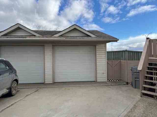 8315 114a St - Photo 2 of 10
