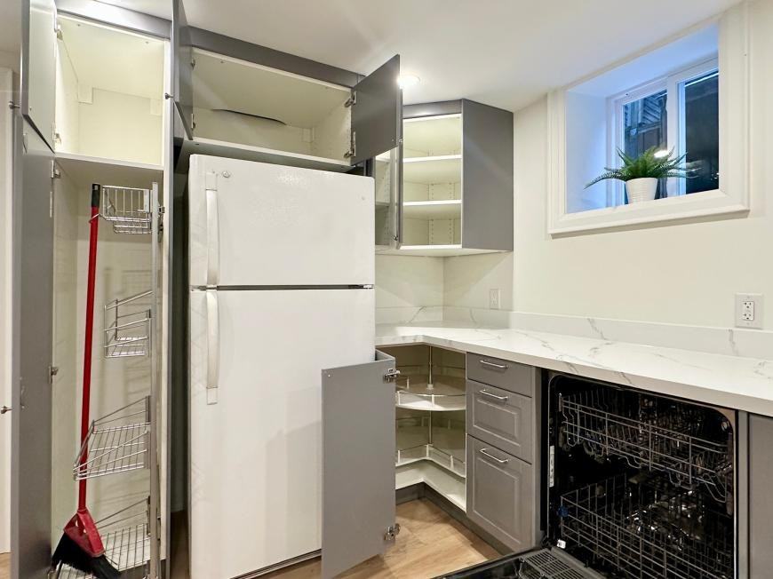 272 High Park Ave - Photo 2 of 10