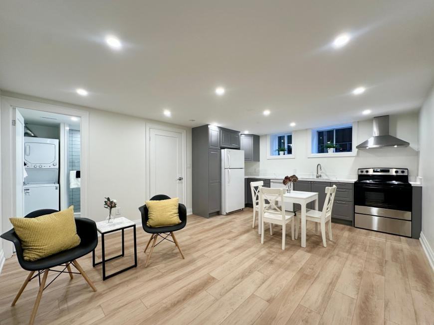 272 High Park Ave - Photo 4 of 10