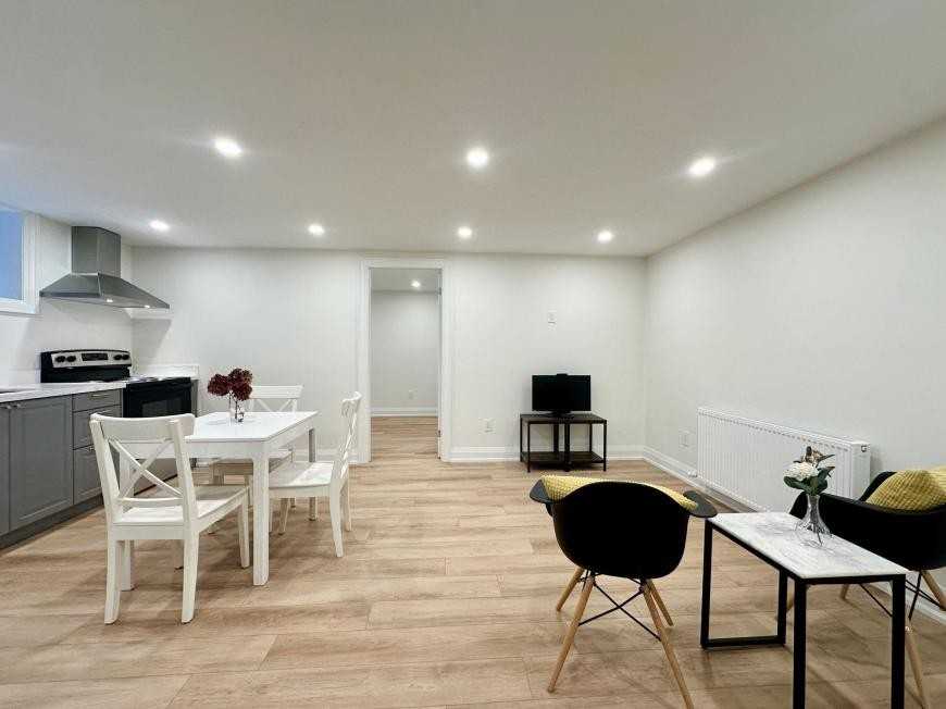 272 High Park Ave - Photo 5 of 10