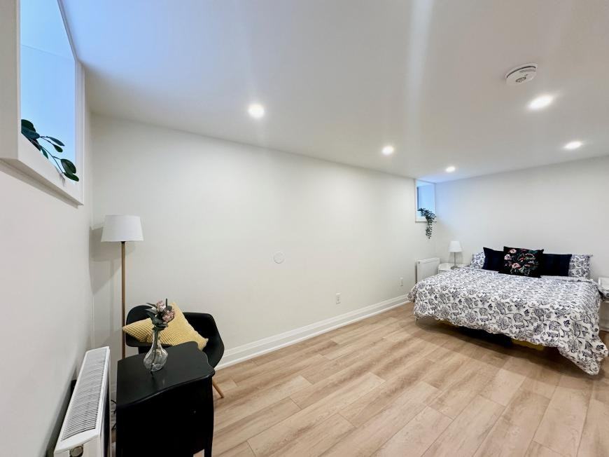 272 High Park Ave - Photo 7 of 10
