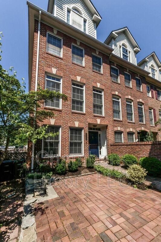 1114 - Photo 2 of 34