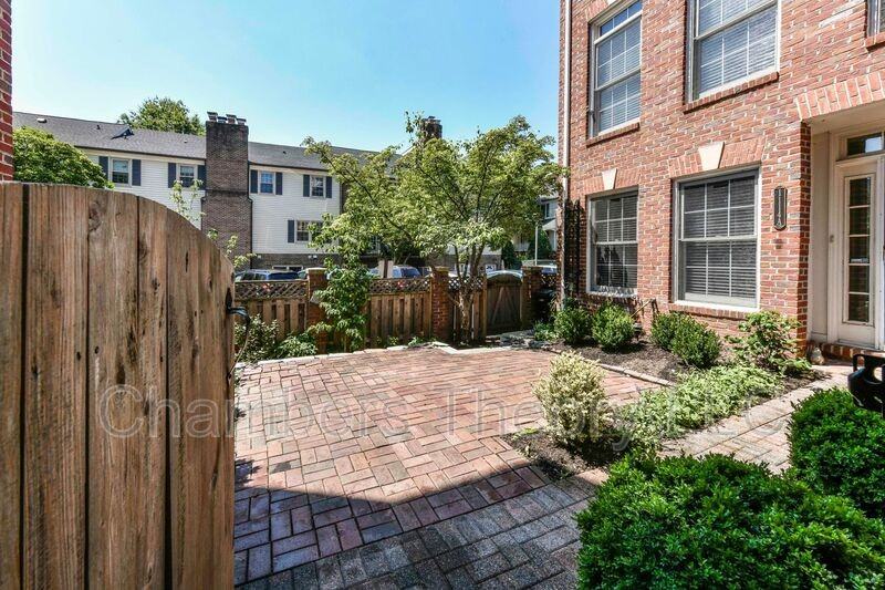 1114 - Photo 3 of 34