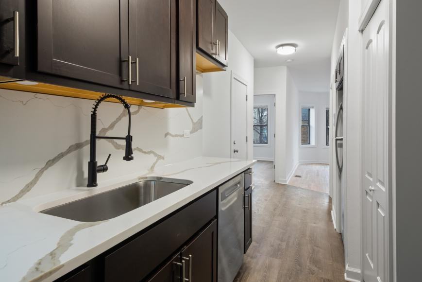 1904 N Whipple St - Photo 4 of 10