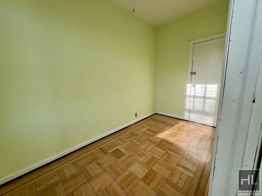 5719 64th St - Photo 3 of 10