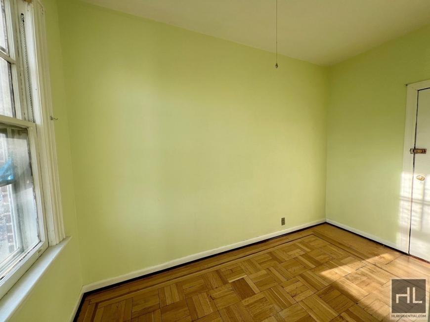 5719 64th St - Photo 4 of 10