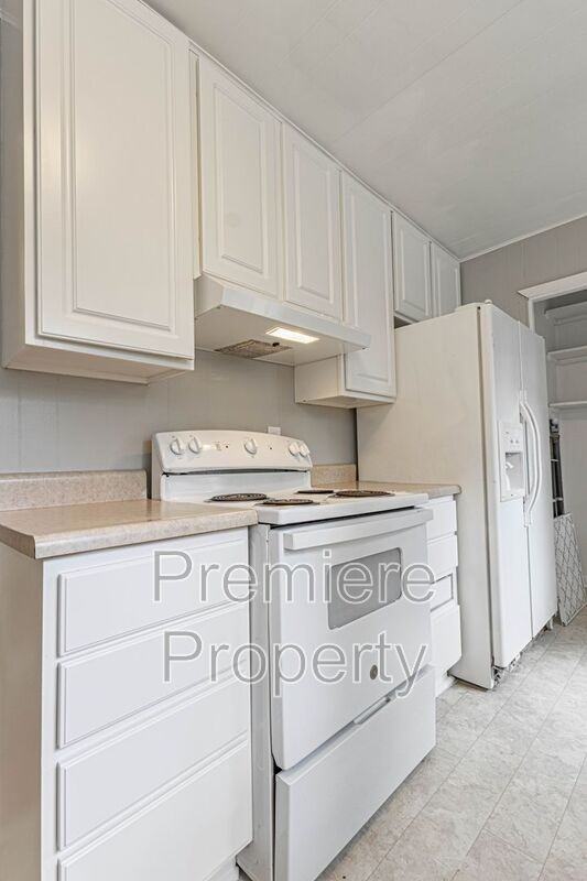 1109 Ne 44th St - Photo 7 of 10