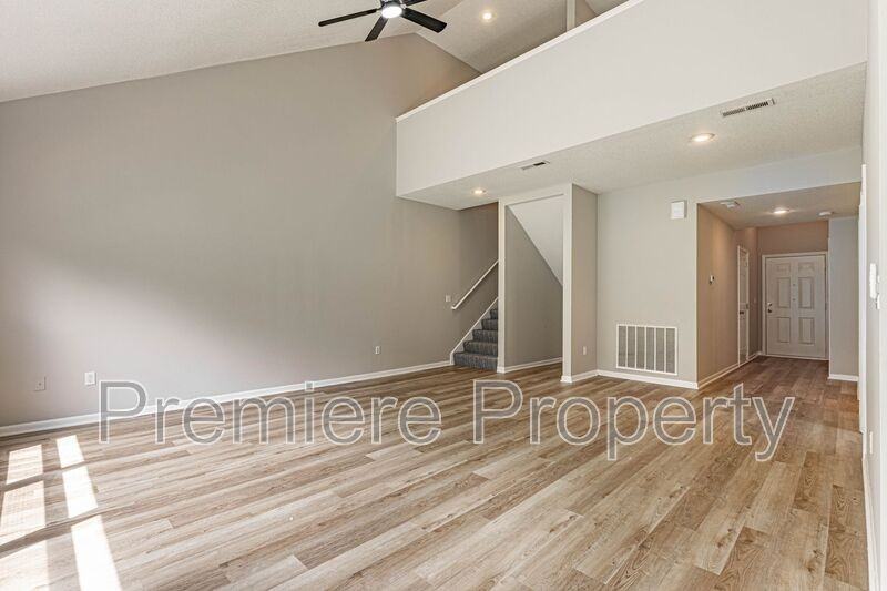 7957 Parallel Pkwy - Photo 2 of 14