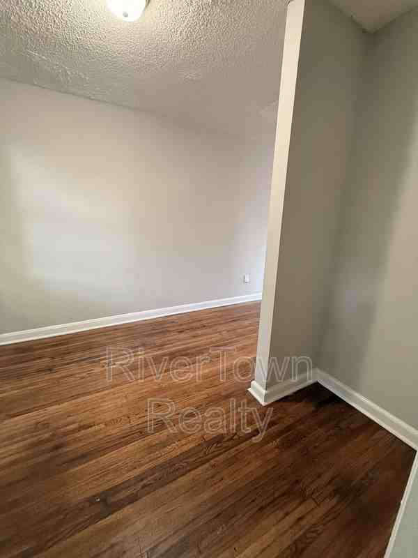 1778 Brown Ave - Photo 4 of 14